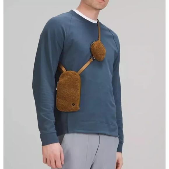 NWOT Lululemon Modular Phone Crossbody Bag Sherpa Fleece Burnt Caramel EUC - Picture 4 of 16